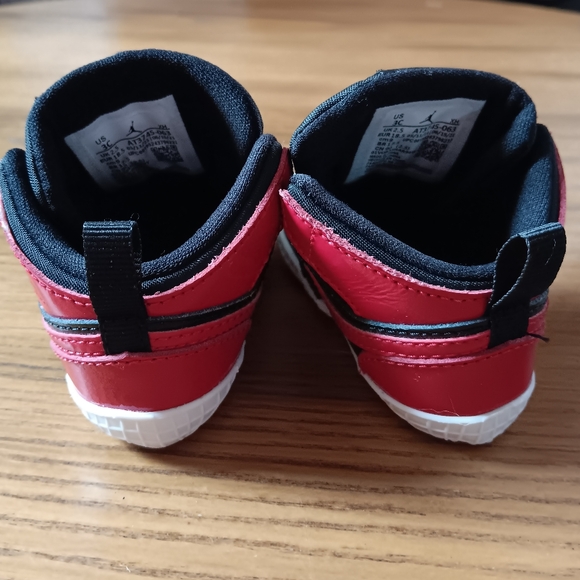 EUC Nike Jordan crib shoes - Picture 2 of 4